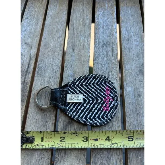 Thirty-one 31 key chain black white pink - Picture 2 of 3